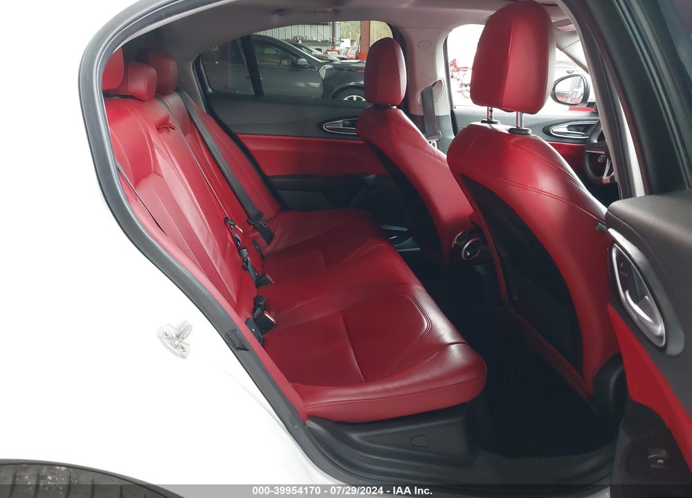 2017 ALFA ROMEO GIULIA RWD VIN: ZARFAEBN1H7544027