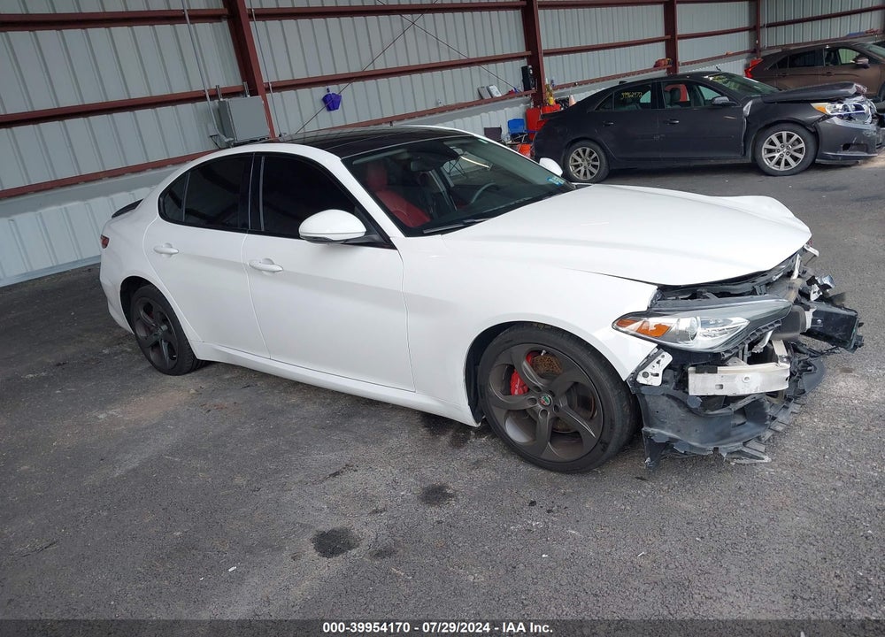 2017 ALFA ROMEO GIULIA RWD VIN: ZARFAEBN1H7544027