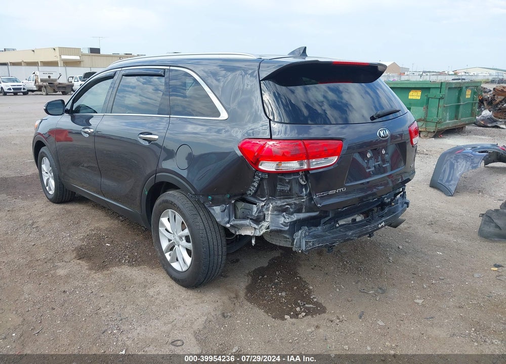 2018 KIA SORENTO 2.4L LX VIN: 5XYPG4A30JG345079