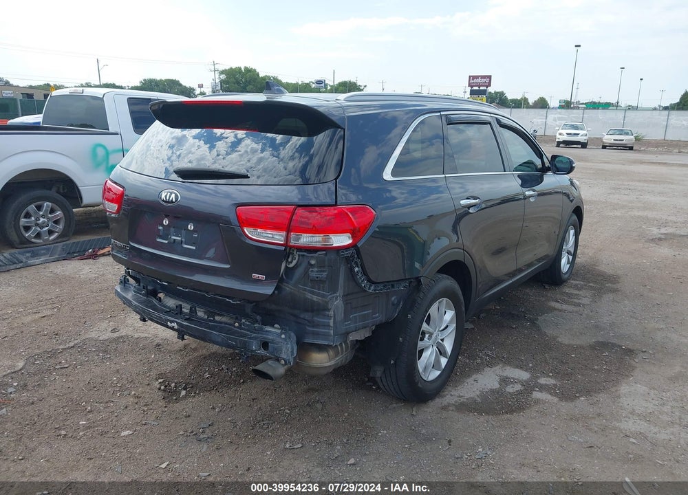 2018 KIA SORENTO 2.4L LX VIN: 5XYPG4A30JG345079