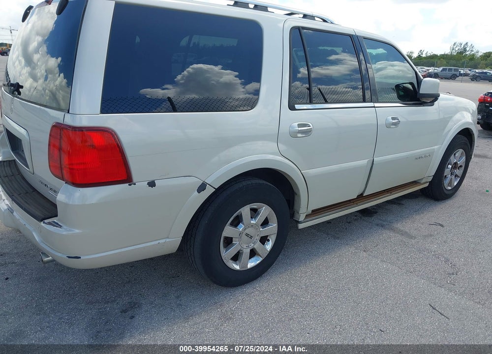 2006 LINCOLN NAVIGATOR LUXURY/ULTIMATE VIN: 5LMFU27576LJ19126