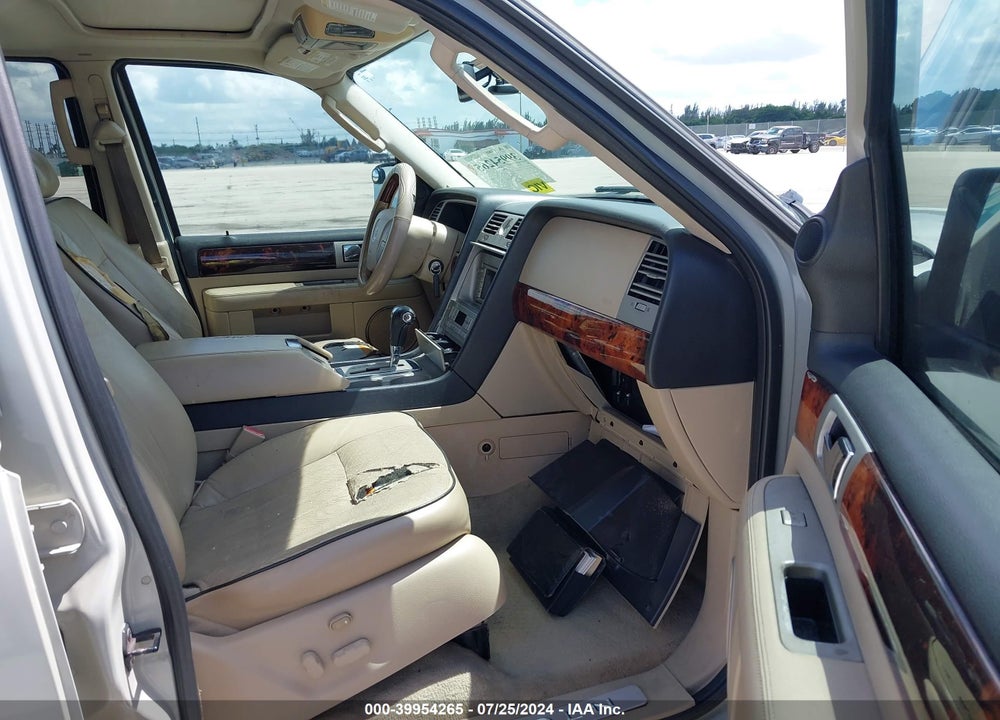 2006 LINCOLN NAVIGATOR LUXURY/ULTIMATE VIN: 5LMFU27576LJ19126