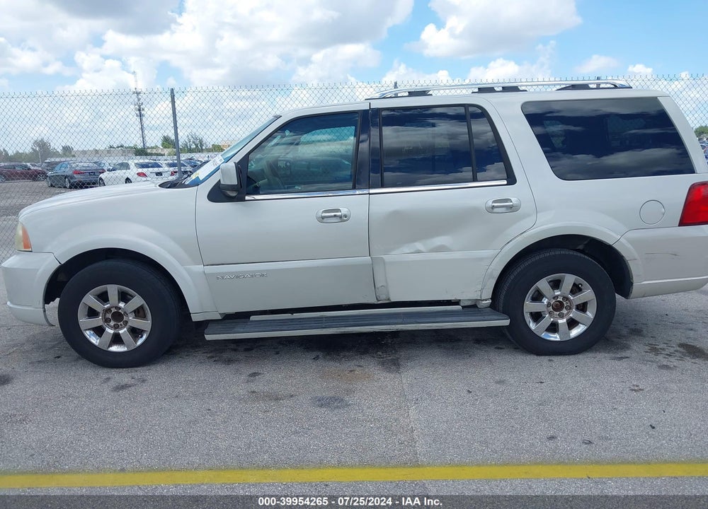 2006 LINCOLN NAVIGATOR LUXURY/ULTIMATE VIN: 5LMFU27576LJ19126