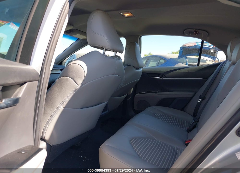2018 TOYOTA CAMRY SE VIN: 4T1B11HK4JU650828