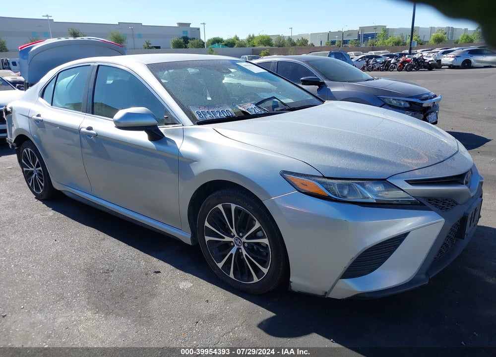 2018 TOYOTA CAMRY SE VIN: 4T1B11HK4JU650828