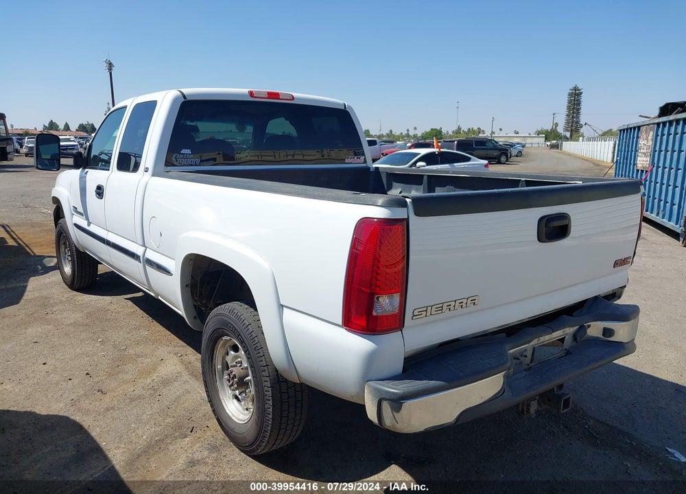 2002 GMC SIERRA 2500HD SLE VIN: 1GTHK29G02E117978
