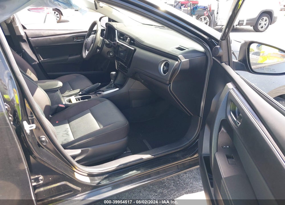 2019 TOYOTA COROLLA LE VIN: 2T1BURHE1KC195424