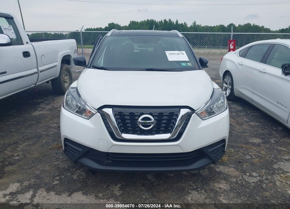 2018 NISSAN KICKS SV VIN: 3N1CP5CU2JL502679