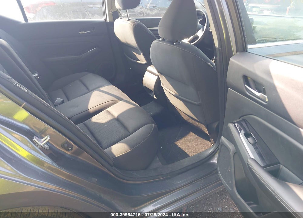 2021 NISSAN ALTIMA SV FWD VIN: 1N4BL4DV5MN390394