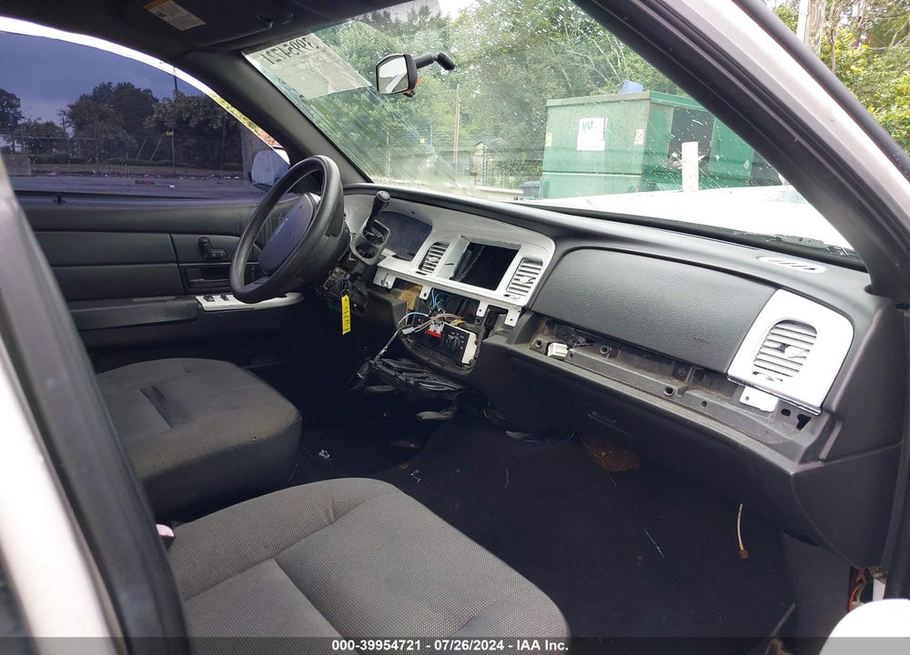 2009 FORD CROWN VICTORIA VIN: 2FAHP71V29X102468