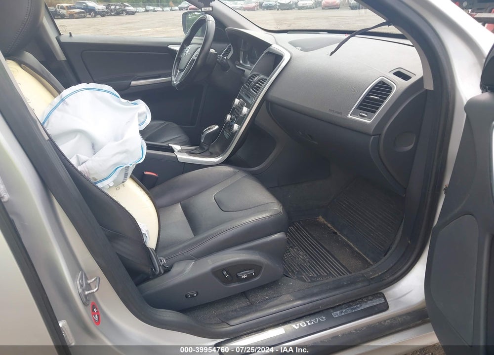 2016 VOLVO XC60 T6 PLATINUM VIN: YV4902RM0G2780196