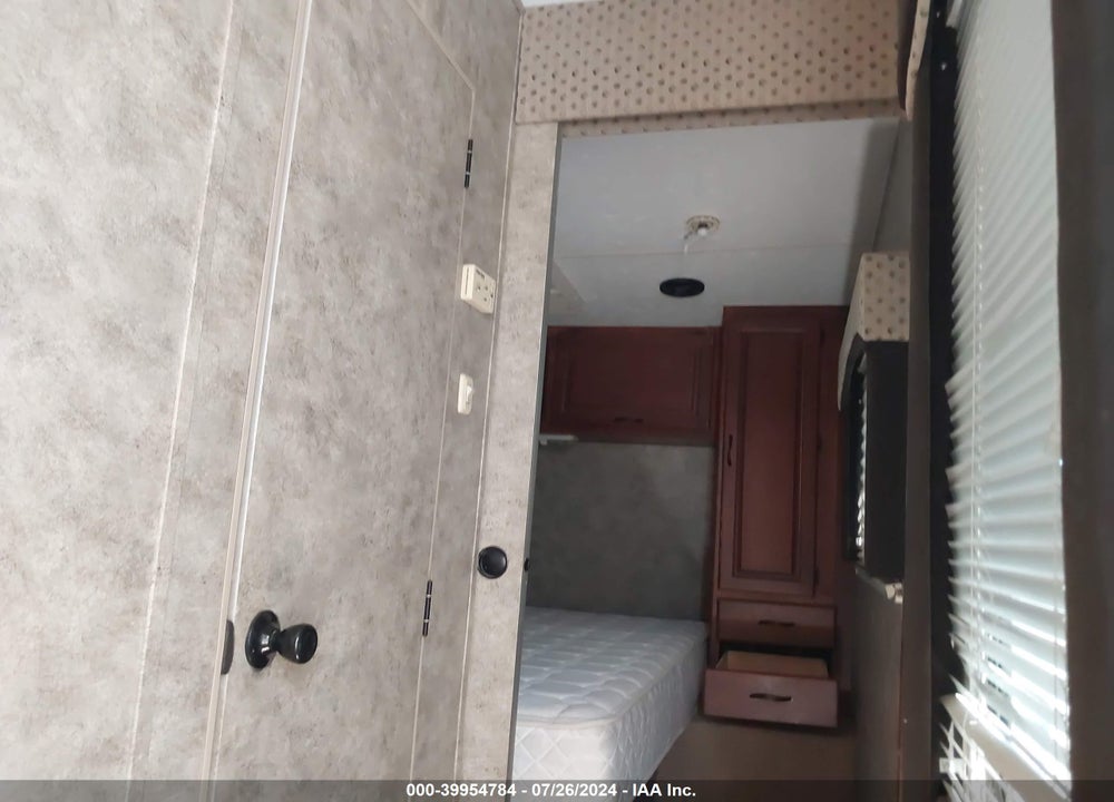 2008 VORTEX TRAVEL TRAILER VIN: 4XTTN33388C571928