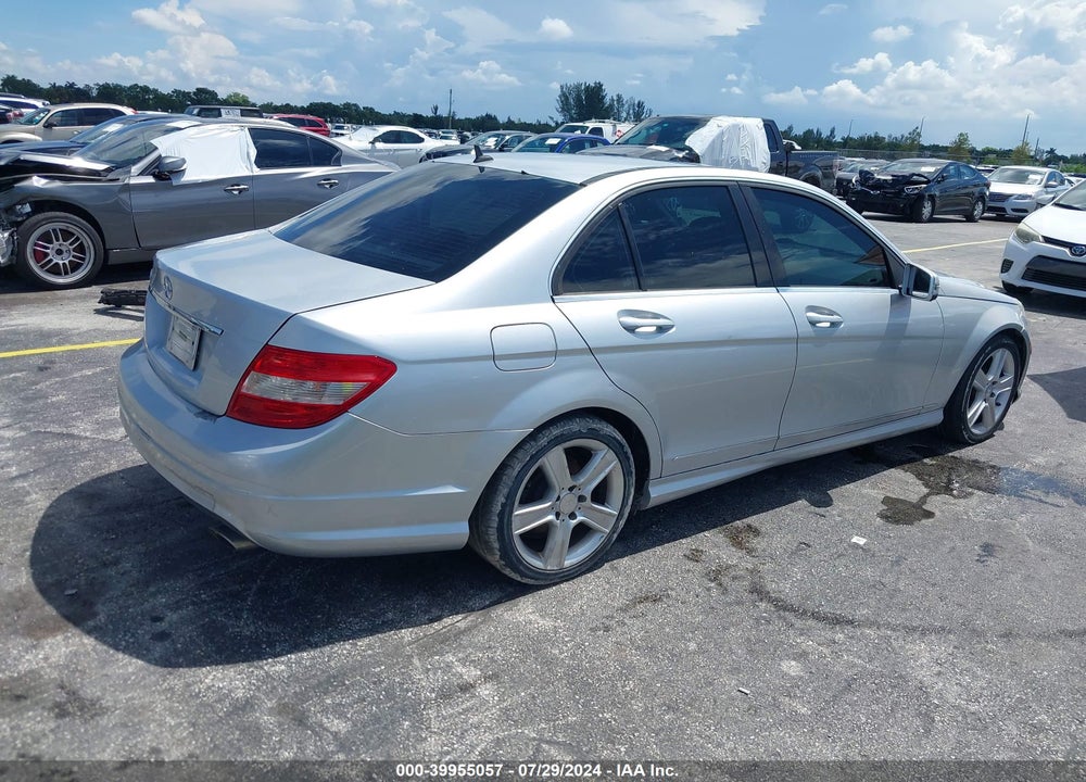 2010 MERCEDES-BENZ C 300 LUXURY/SPORT VIN: WDDGF5EB0AR097143