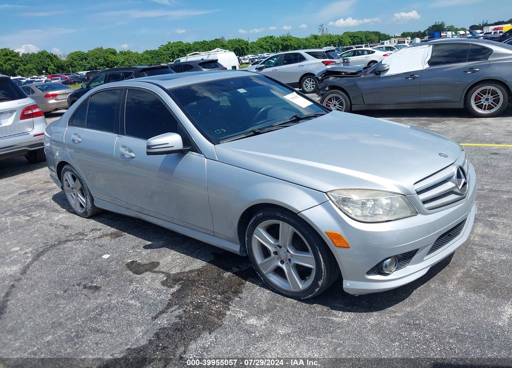 2010 MERCEDES-BENZ C 300 LUXURY/SPORT VIN: WDDGF5EB0AR097143