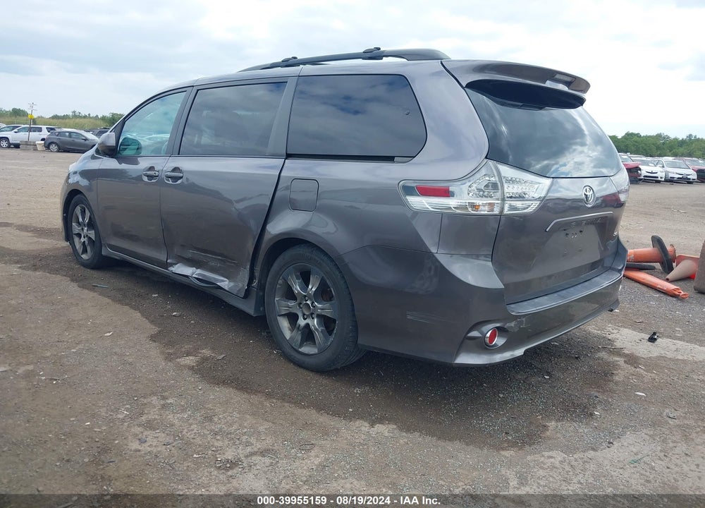 2011 TOYOTA SIENNA SE VIN: 5TDXK3DC8BS103469