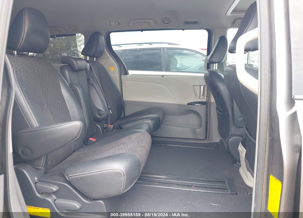 2011 TOYOTA SIENNA SE VIN: 5TDXK3DC8BS103469