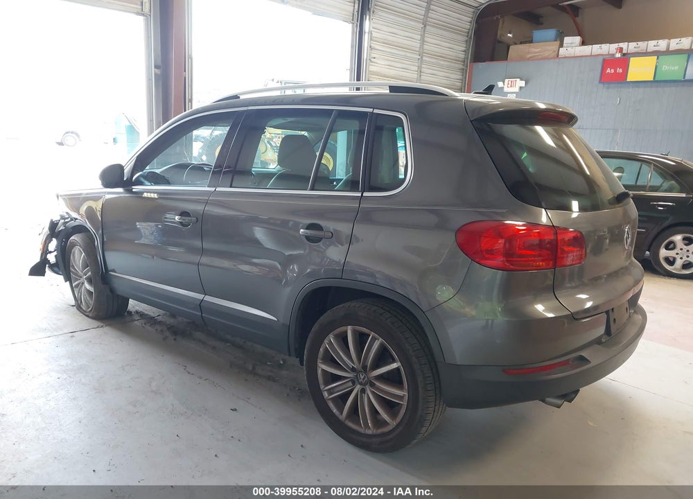 2012 VOLKSWAGEN TIGUAN SE VIN: WVGAV7AXXCW002569