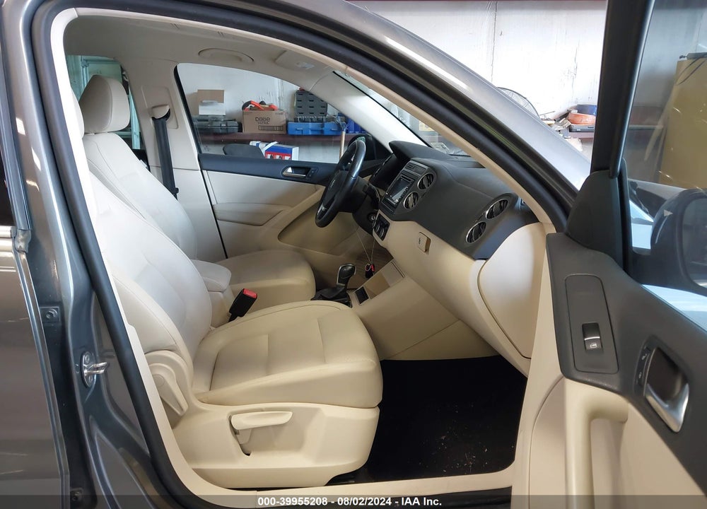 2012 VOLKSWAGEN TIGUAN SE VIN: WVGAV7AXXCW002569