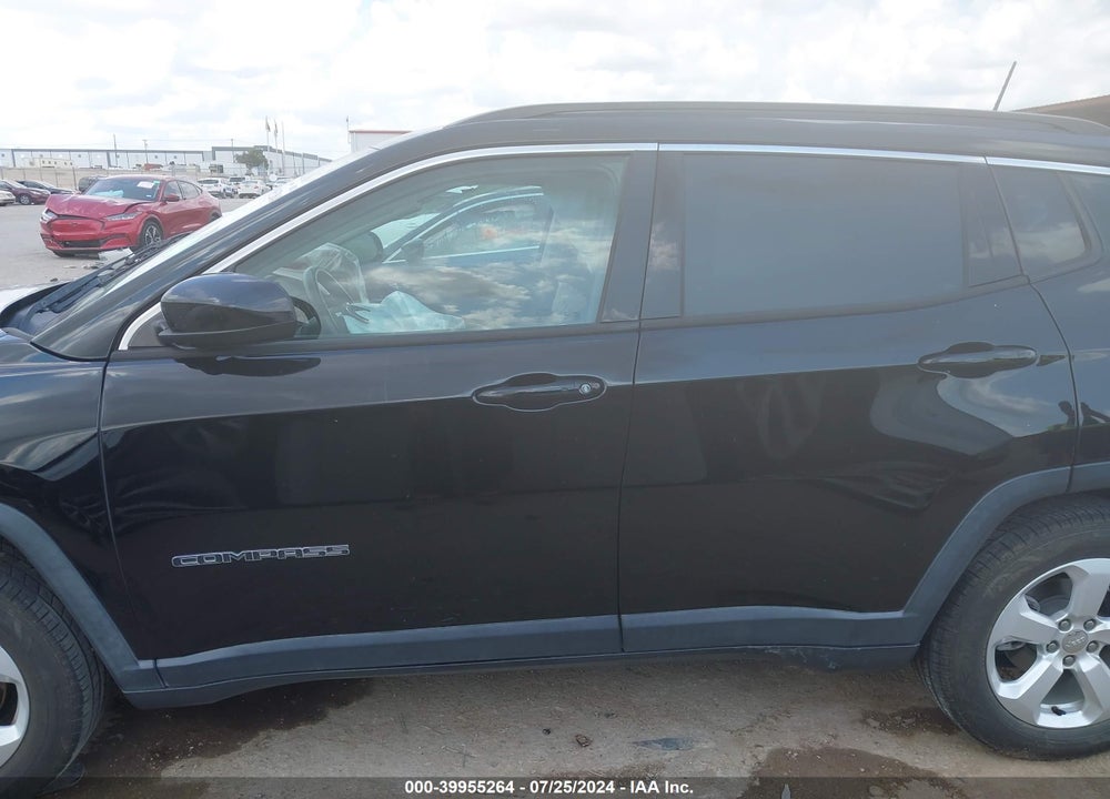 2018 JEEP COMPASS LATITUDE FWD VIN: 3C4NJCBB8JT137548