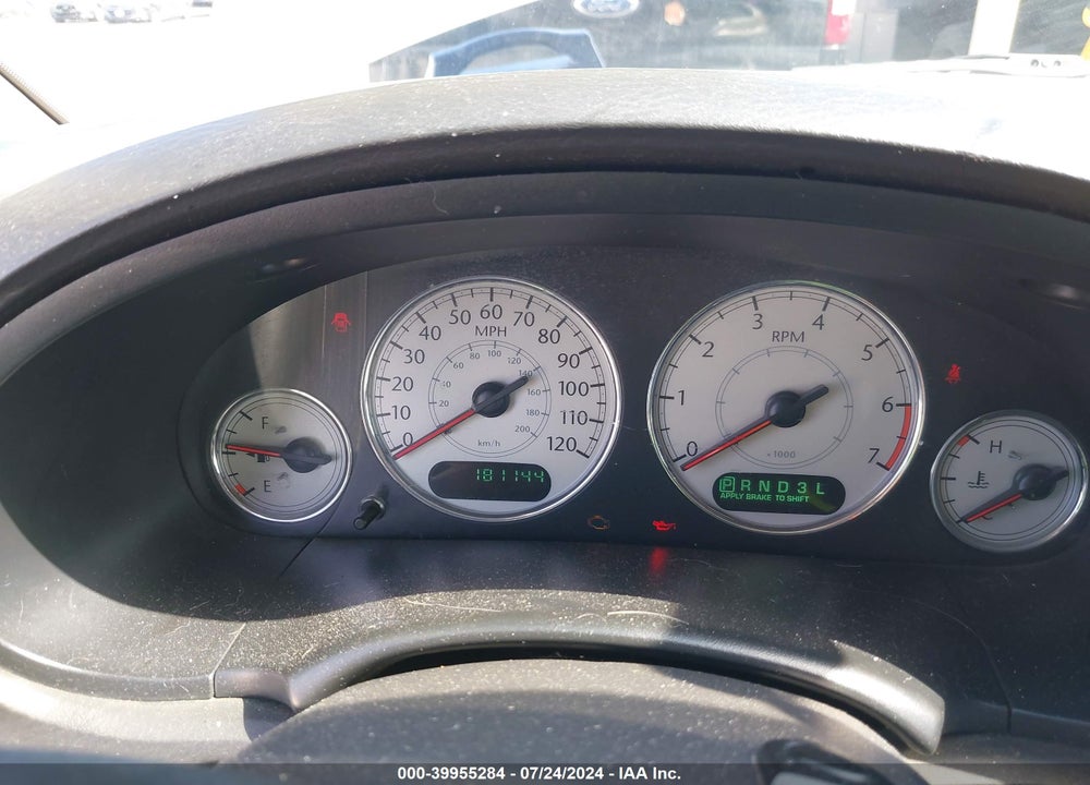 2005 CHRYSLER TOWN & COUNTRY LIMITED VIN: 2C8GP64L05R452737