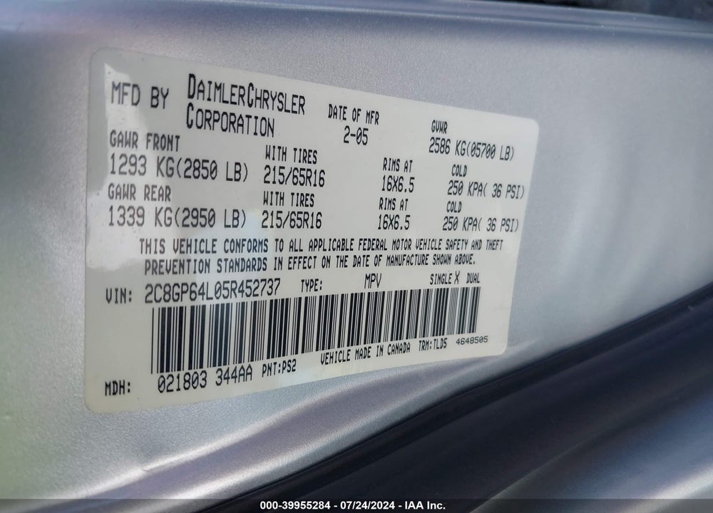2005 CHRYSLER TOWN & COUNTRY LIMITED VIN: 2C8GP64L05R452737