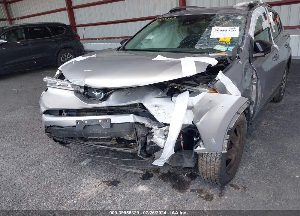 2017 TOYOTA RAV4 LE VIN: 2T3BFREV5HW588128