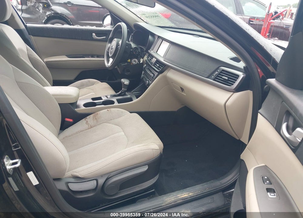 2018 KIA OPTIMA VIN: 5XXGT4L36JG185402