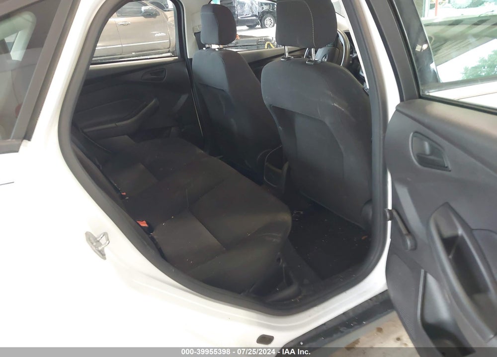 2015 FORD FOCUS S VIN: 1FADP3E27FL228213