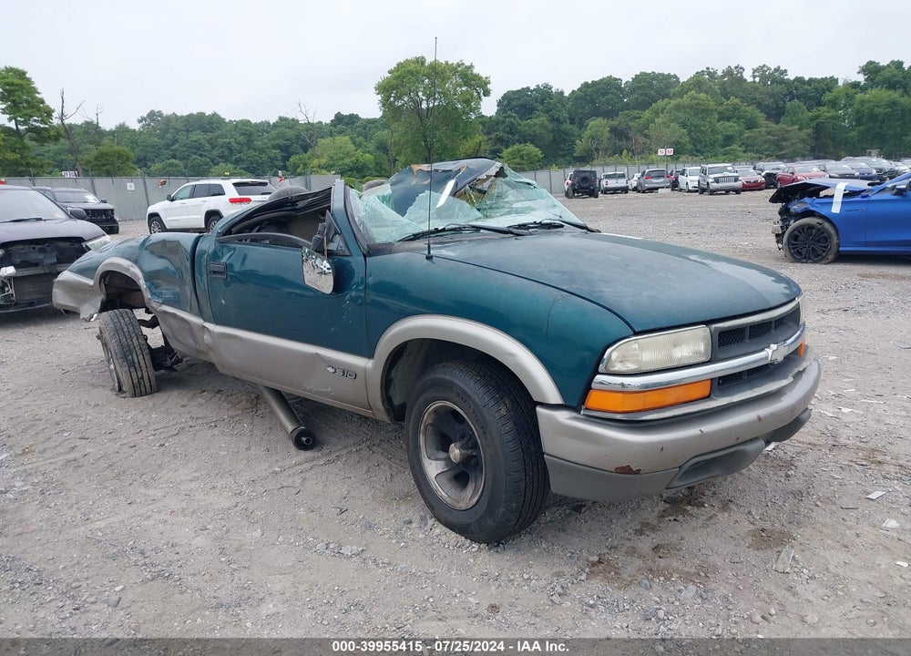 1998 CHEVROLET S-10 VIN: 1GCCS14X8W8133202