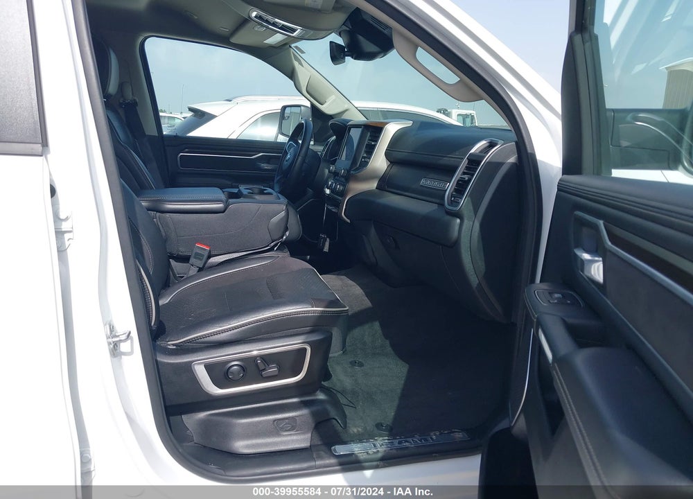 2022 RAM 1500 LAIE  4X4 5'7 BOX VIN: 1C6SRFJT5NN248384