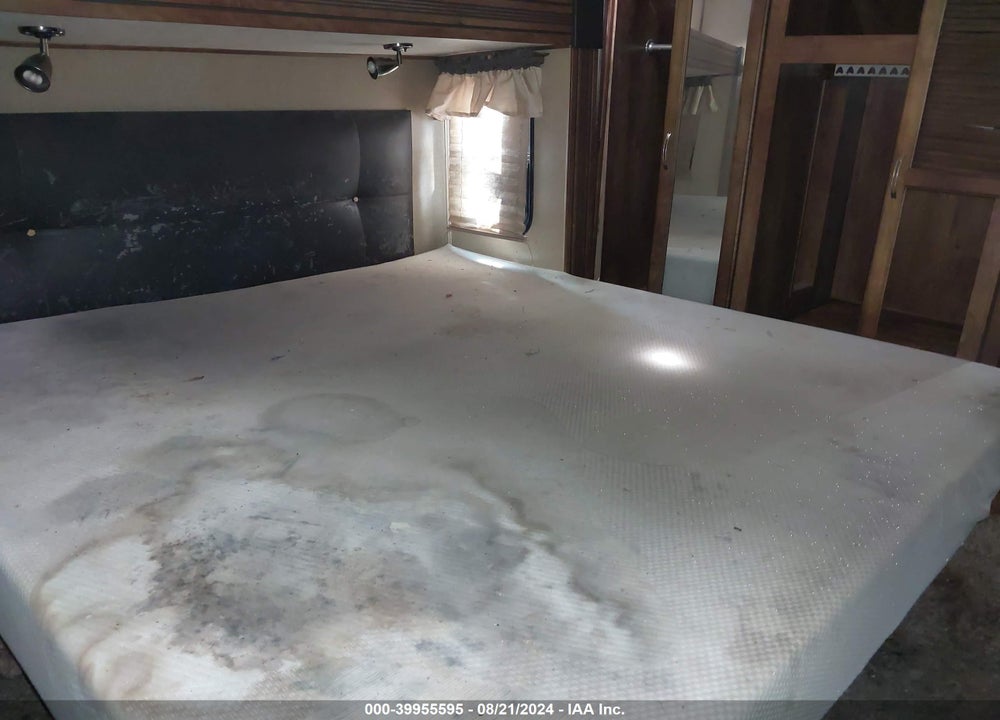 2016 COACHMEN CHAPPARAL M-390QSMB VIN: 5ZT3CH4B6GA313233