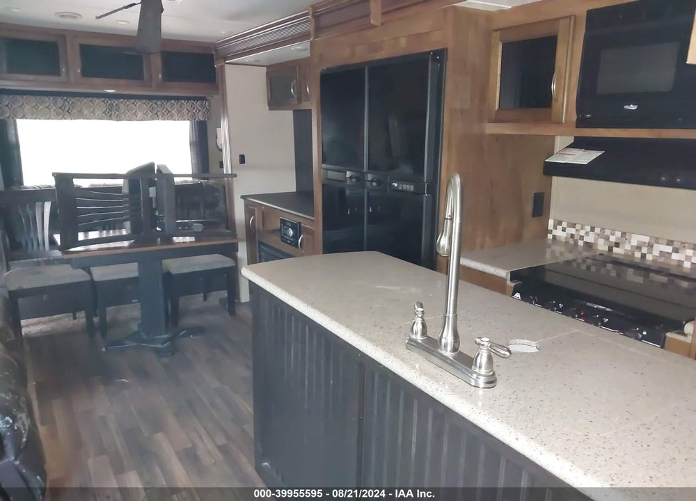 2016 COACHMEN CHAPPARAL M-390QSMB VIN: 5ZT3CH4B6GA313233
