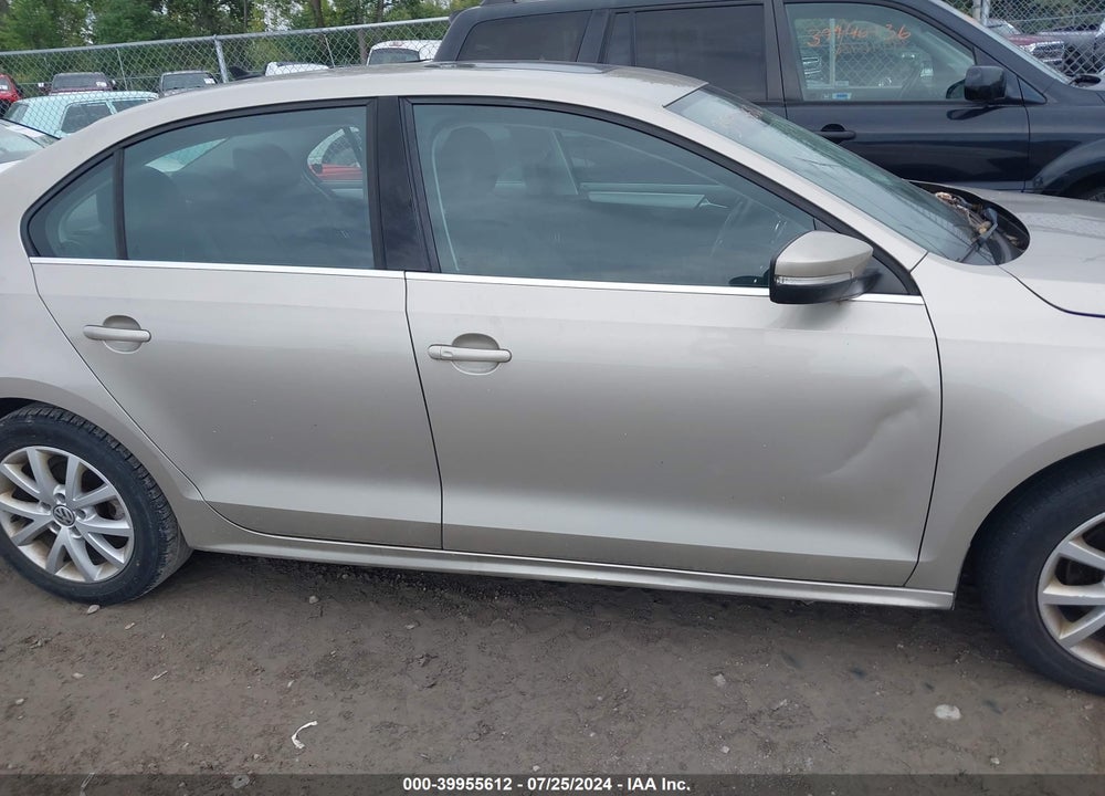 2014 VOLKSWAGEN JETTA 1.8T SE VIN: 3VWD17AJ4EM286175