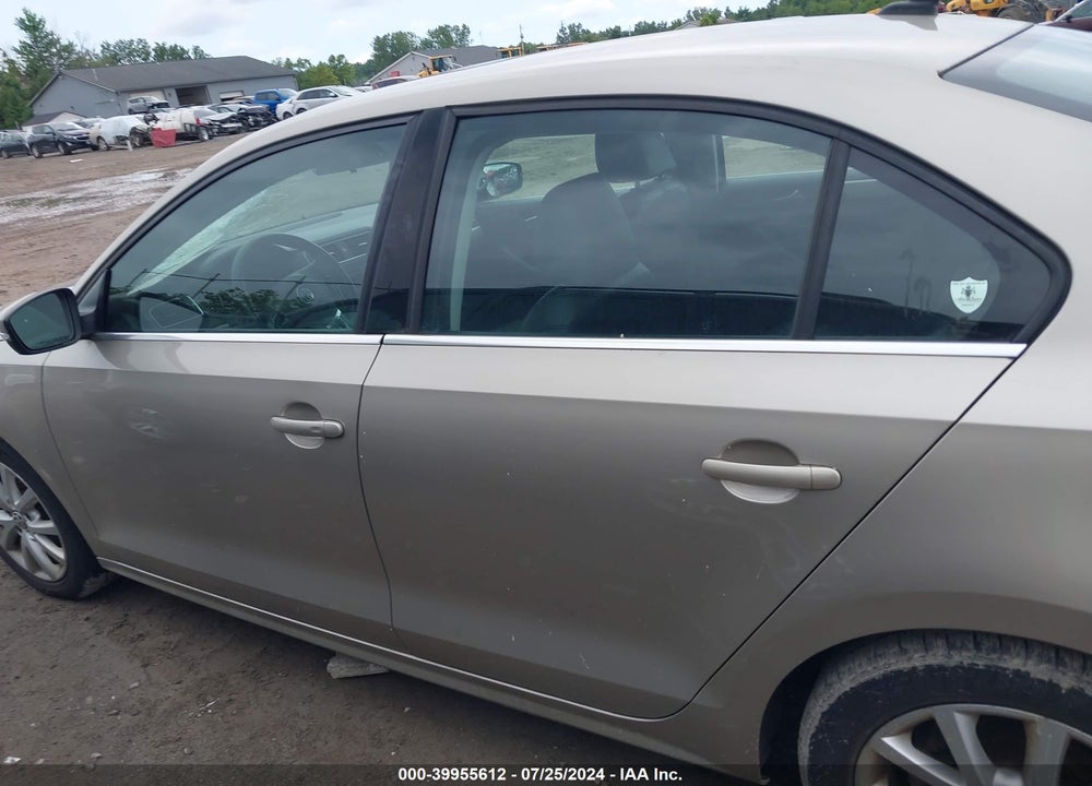 2014 VOLKSWAGEN JETTA 1.8T SE VIN: 3VWD17AJ4EM286175