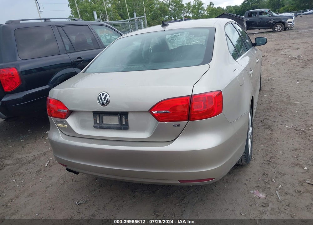 2014 VOLKSWAGEN JETTA 1.8T SE VIN: 3VWD17AJ4EM286175