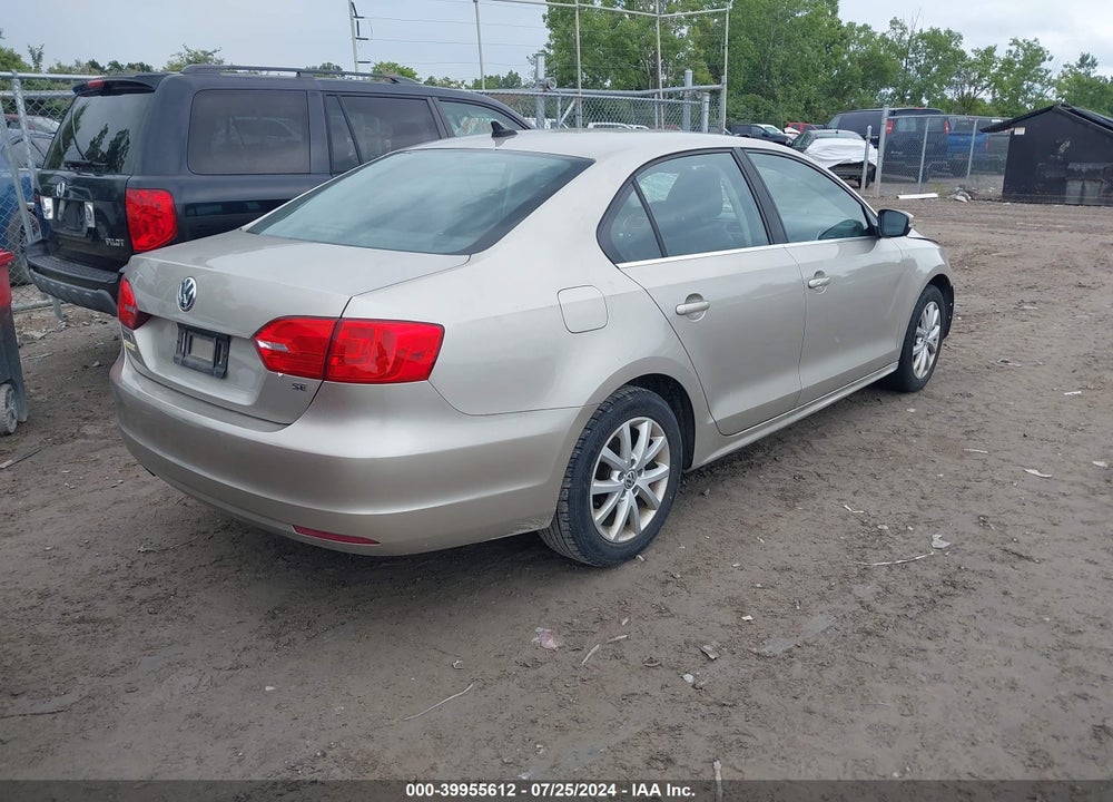 2014 VOLKSWAGEN JETTA 1.8T SE VIN: 3VWD17AJ4EM286175