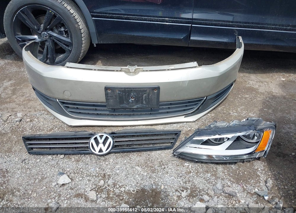 2014 VOLKSWAGEN JETTA 1.8T SE VIN: 3VWD17AJ4EM286175