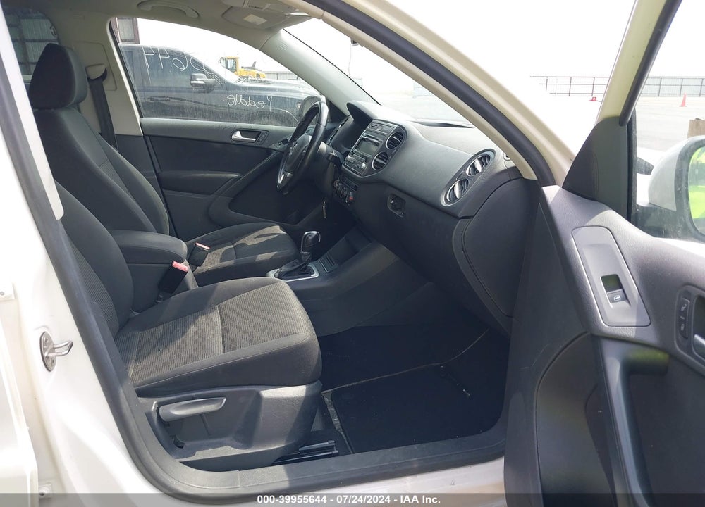 2013 VOLKSWAGEN TIGUAN S VIN: WVGAV3AX2DW624397