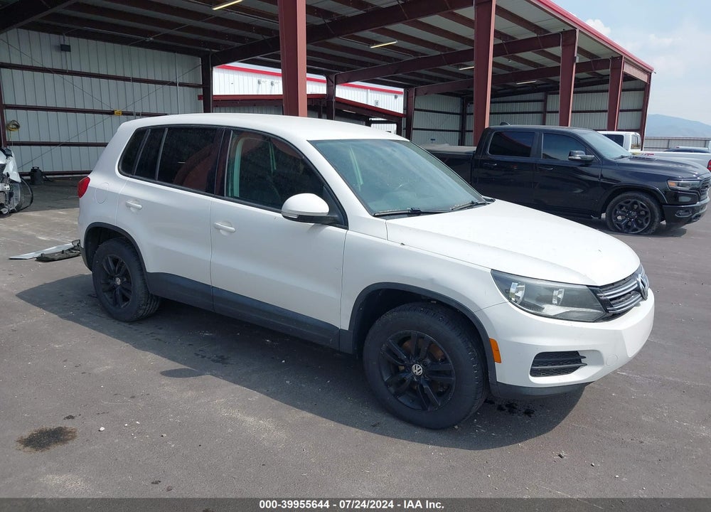 2013 VOLKSWAGEN TIGUAN S VIN: WVGAV3AX2DW624397