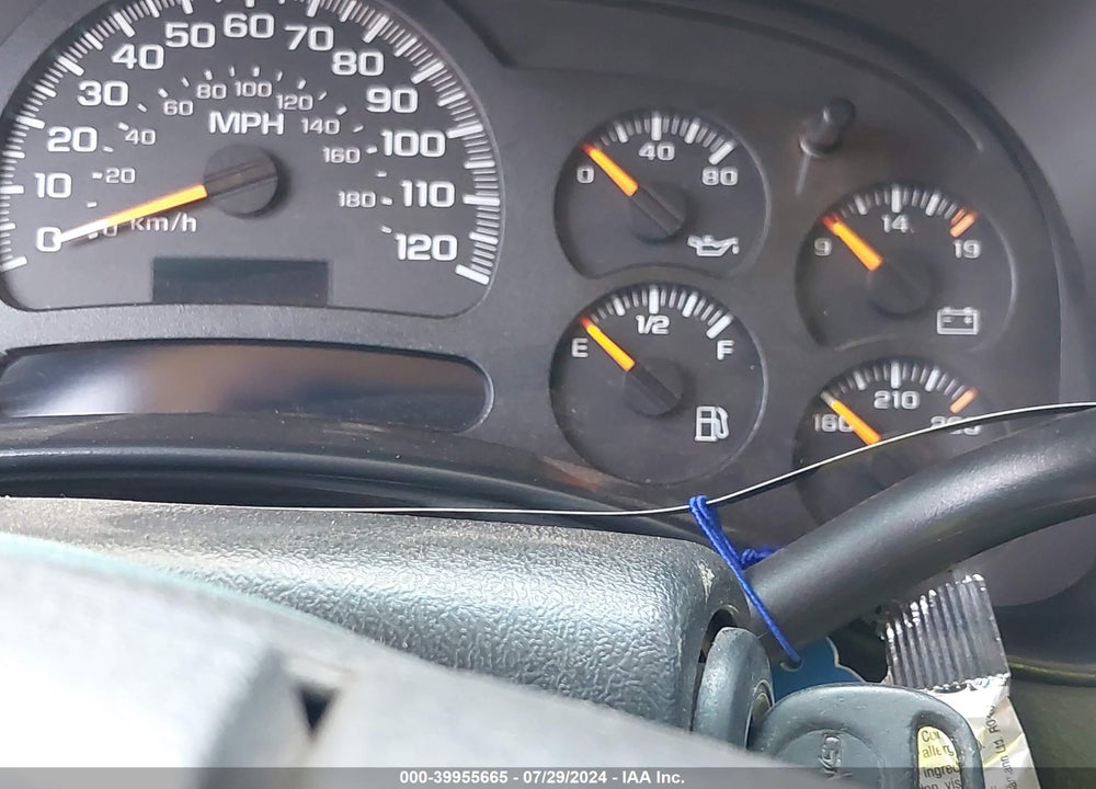 2004 GMC YUKON SLE VIN: 1GKEC13VX4R179860