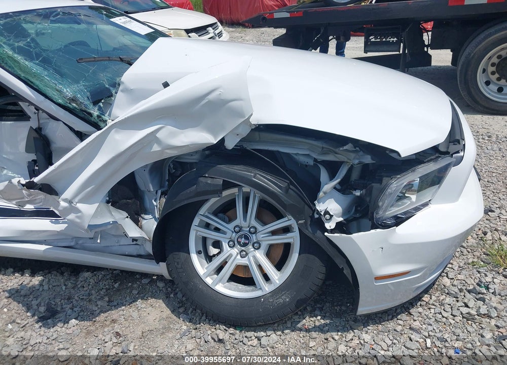 2014 FORD MUSTANG V6 VIN: 1ZVBP8AM4E5257366