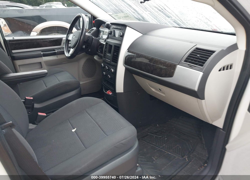 2010 DODGE GRAND CARAVAN SXT VIN: 2D4RN5D13AR196731
