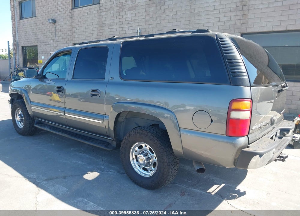 2002 CHEVROLET SUBURBAN 2500 LT VIN: 3GNGK26G62G311852