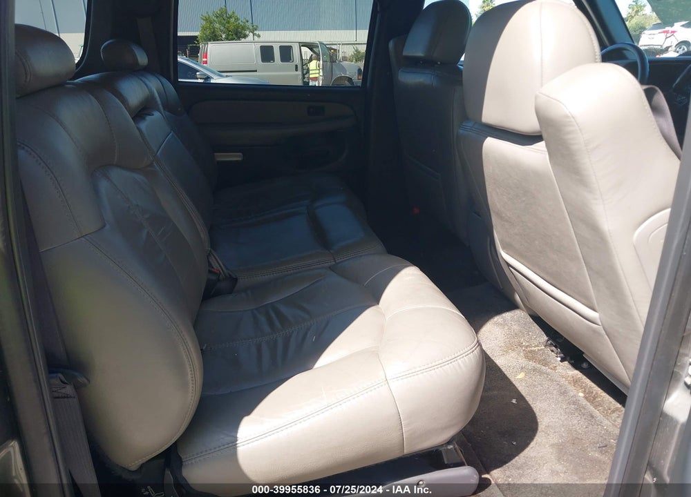 2002 CHEVROLET SUBURBAN 2500 LT VIN: 3GNGK26G62G311852