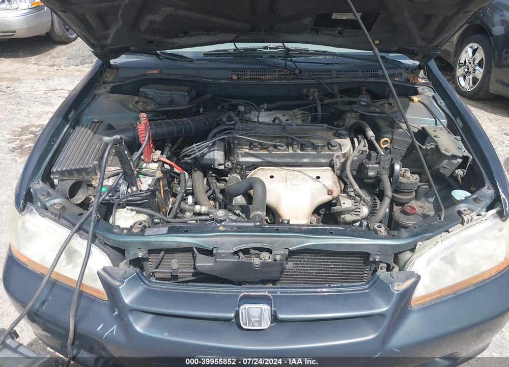 1999 HONDA ACCORD LX VIN: 1HGCG5649XA051082
