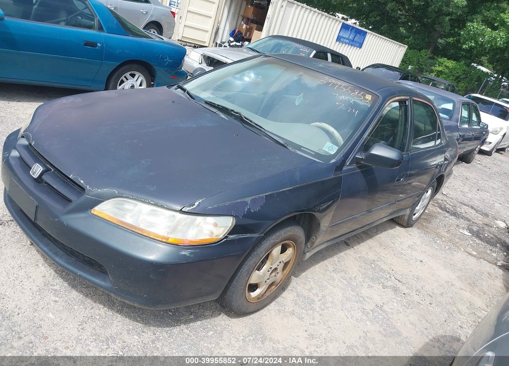 1999 HONDA ACCORD LX VIN: 1HGCG5649XA051082