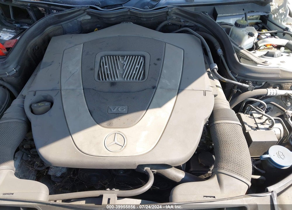 2011 MERCEDES-BENZ C 300 LUXURY/SPORT VIN: WDDGF5EB8BR160300