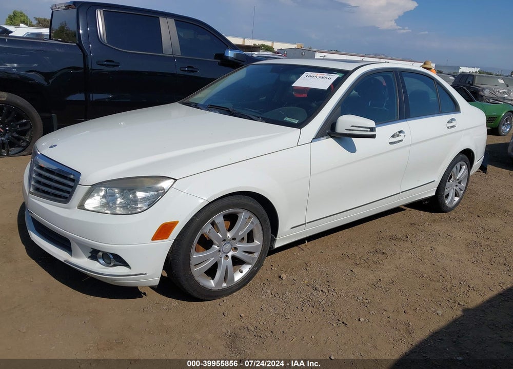 2011 MERCEDES-BENZ C 300 LUXURY/SPORT VIN: WDDGF5EB8BR160300