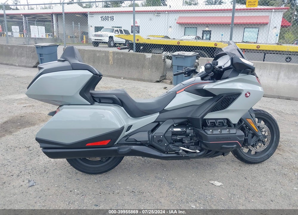 2021 HONDA GL1800 B VIN: JH2SC7945MK300312