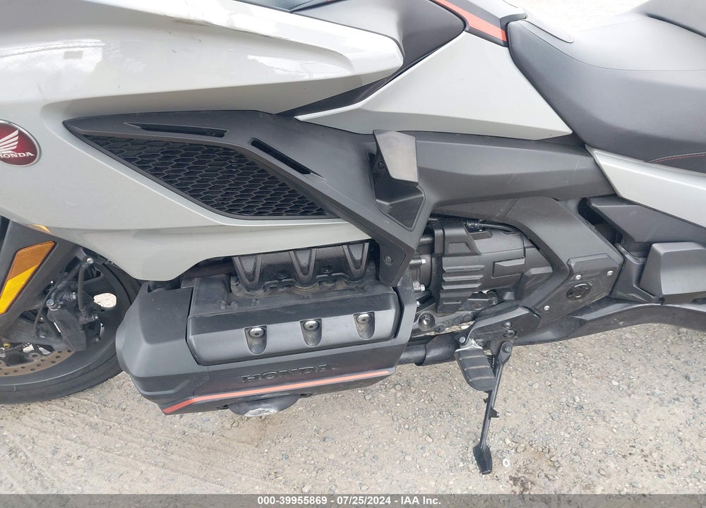 2021 HONDA GL1800 B VIN: JH2SC7945MK300312